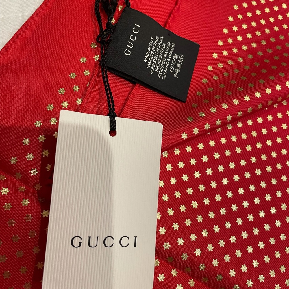 Authentic Gucci Red Gold Star Print with  Guccy logo scarf. - Picture 8 of 10